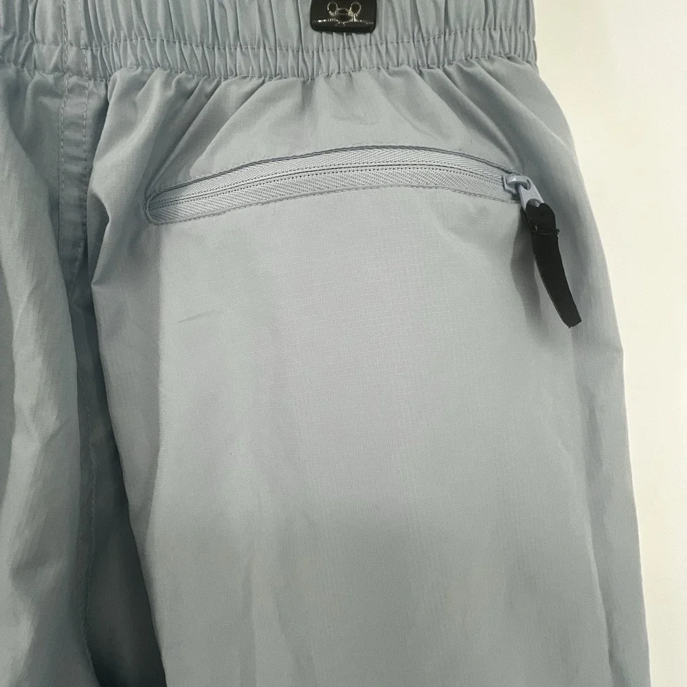 Nike SB Men's M Light Blue Skateboard Shorts Elastic Waist Mesh Lined Streetwear